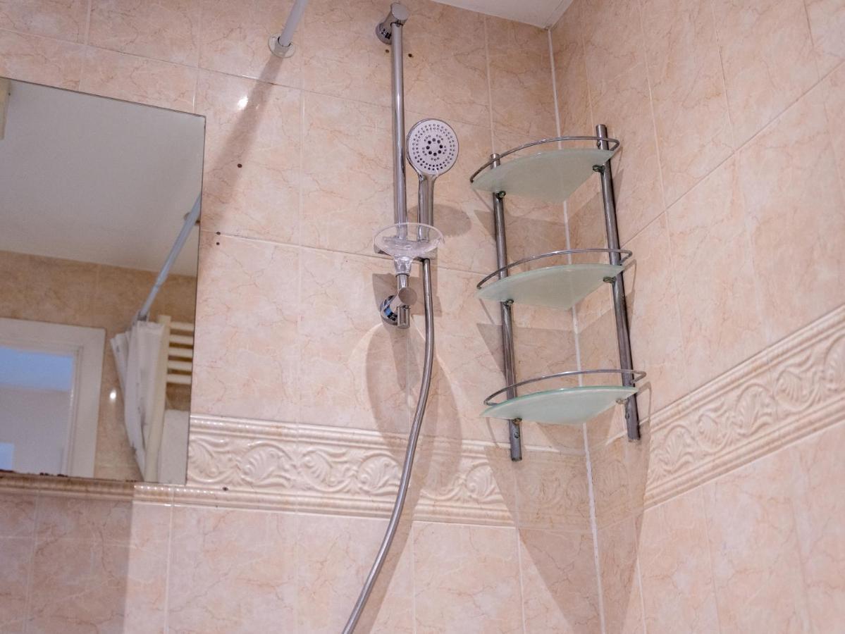 Luxury 2 Bed Apartment - Near Heathrow, Legoland, Windsor Slough Eksteriør bilde