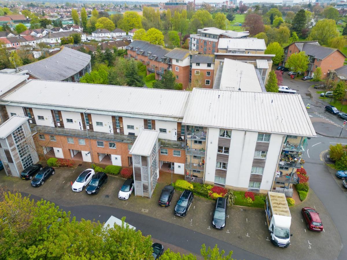 Luxury 2 Bed Apartment - Near Heathrow, Legoland, Windsor Slough Eksteriør bilde