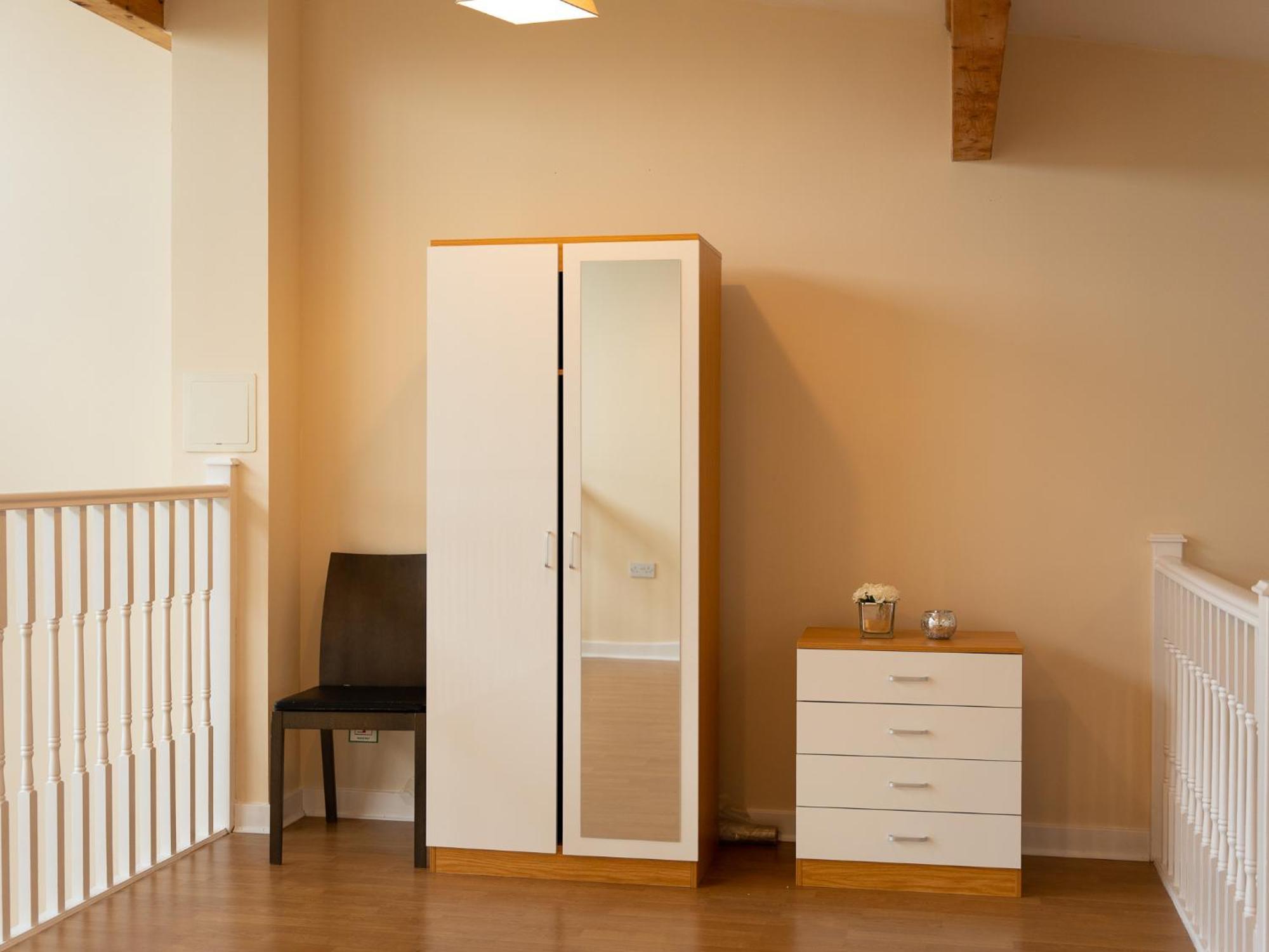 Luxury 2 Bed Apartment - Near Heathrow, Legoland, Windsor Slough Eksteriør bilde