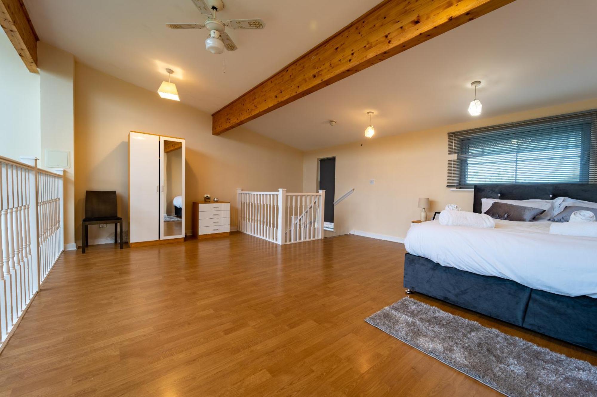 Luxury 2 Bed Apartment - Near Heathrow, Legoland, Windsor Slough Eksteriør bilde