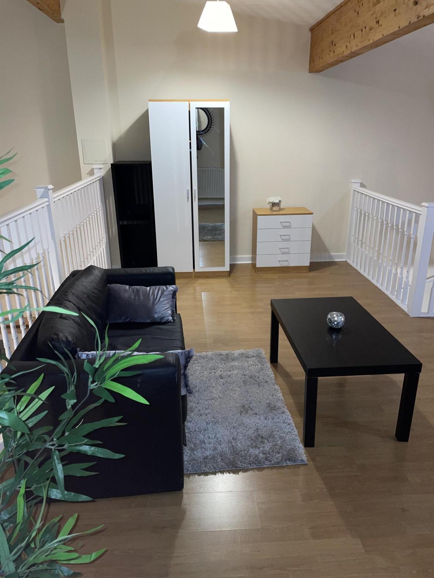 Luxury 2 Bed Apartment - Near Heathrow, Legoland, Windsor Slough Eksteriør bilde